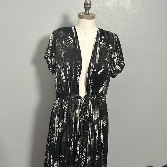 Intimately Free People So Long Robe In Black Combo Snake Print Short Sleeve sz M - Picture 12 of 16